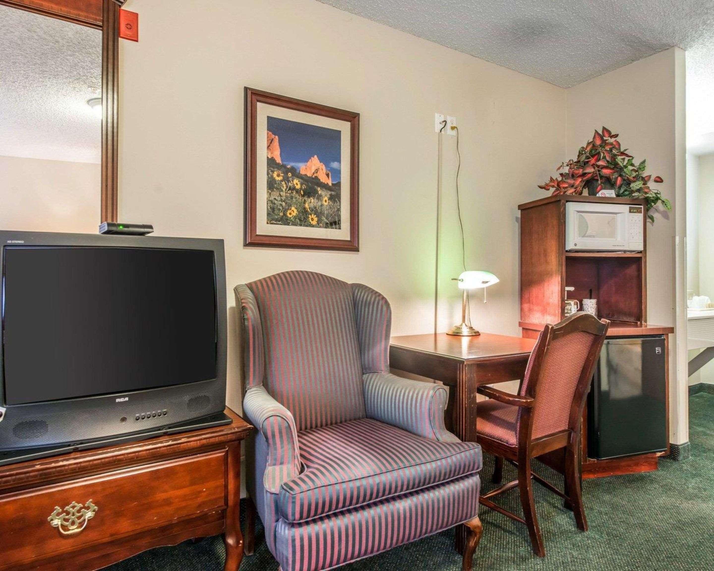 Econo Lodge Inn&Suites Manitou Springs Exterior foto