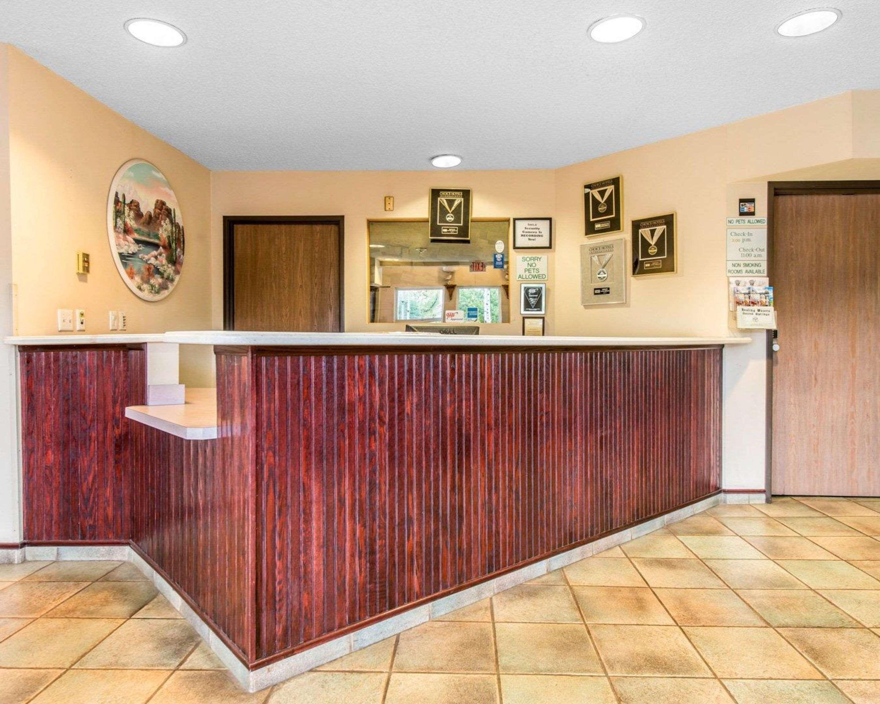 Econo Lodge Inn&Suites Manitou Springs Exterior foto