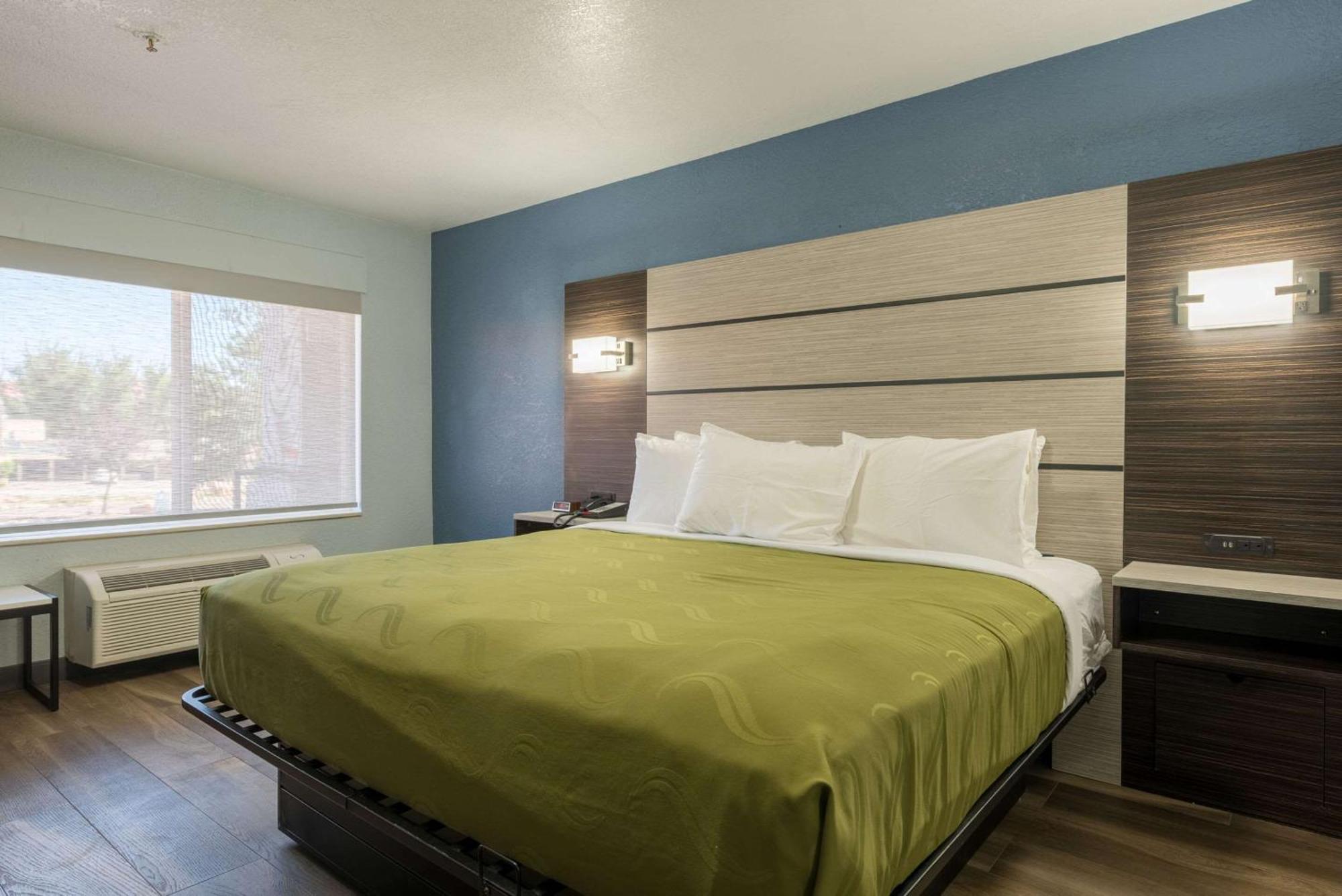 Econo Lodge Inn&Suites Manitou Springs Exterior foto