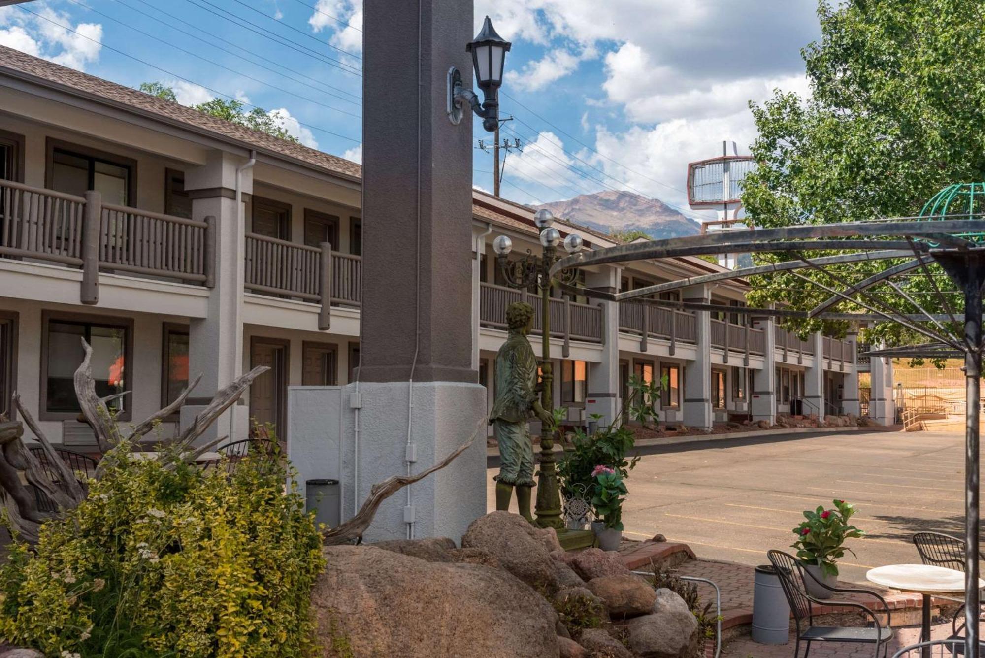 Econo Lodge Inn&Suites Manitou Springs Exterior foto